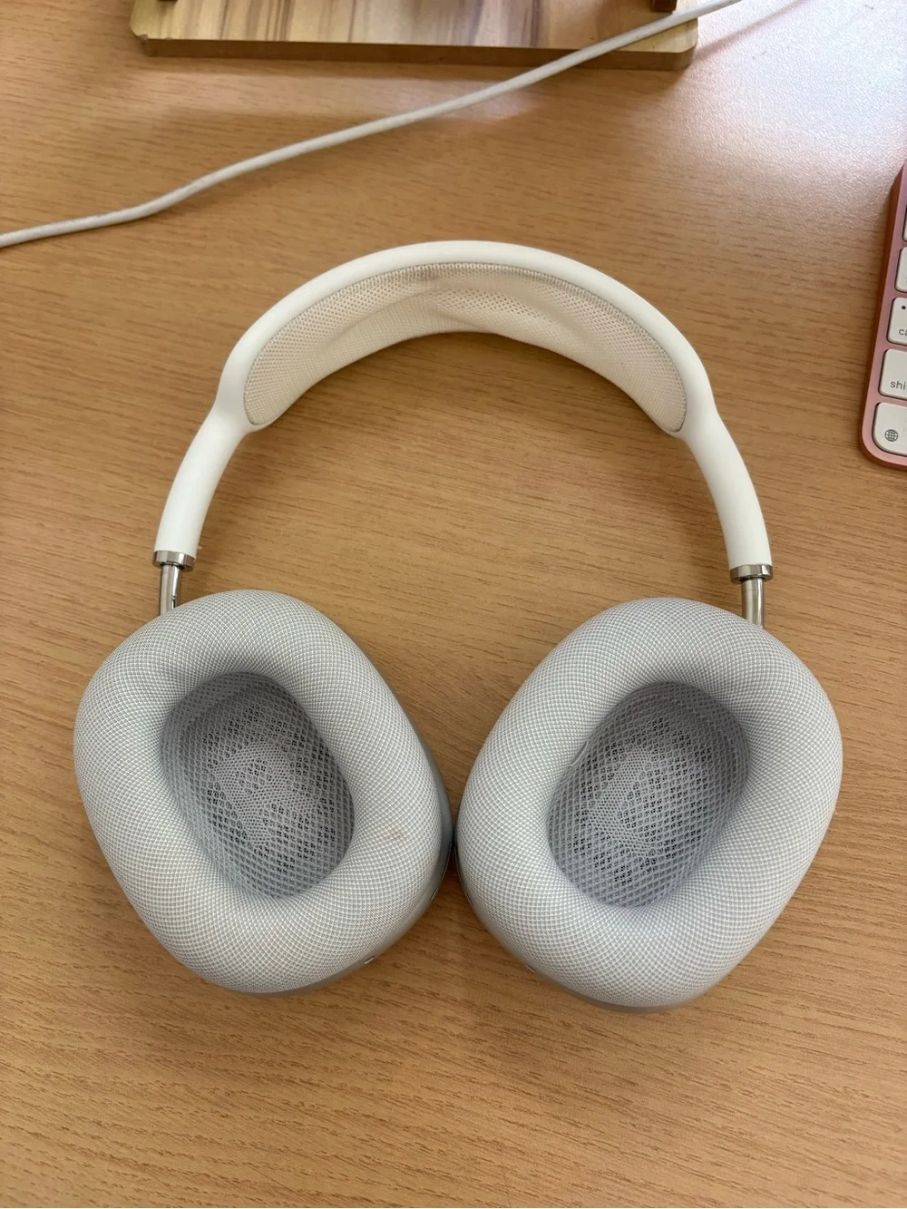 Apple Airpods Silver Max Gen 1 (2020) Pre-Owned